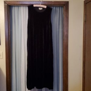 VELVET DRESS -- RONNI NICOLE II Purple Velvet Dress #operanight